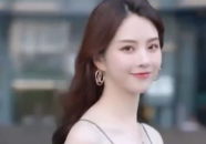 当明星假扮小姐姐怎么办,揭秘假扮背后的趣味与挑战