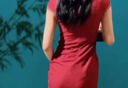 穿旗袍的小姐姐厉害了吗,穿旗袍的小姐姐，实力演绎时尚与自信