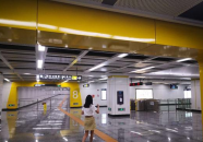 地铁5号线救人小姐姐,传递人间大爱